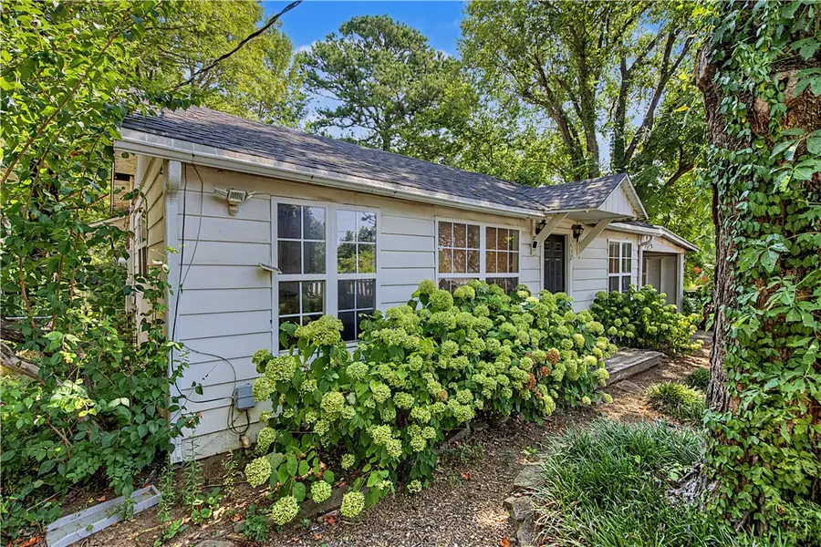 1432 Van Buren Avenue, Fayetteville, AR 72701 - #2
