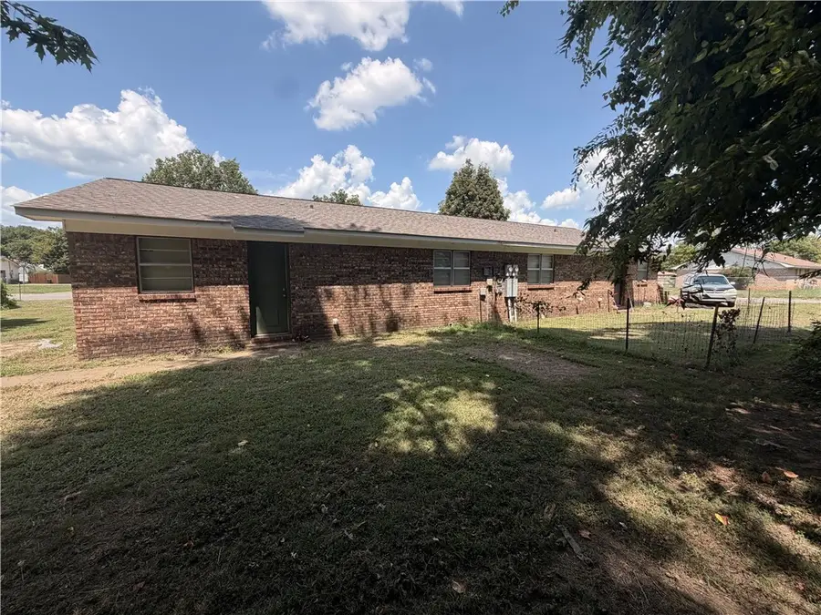 1000 & 1002 E Poplar Street, Clarksville, AR 72830 - #3