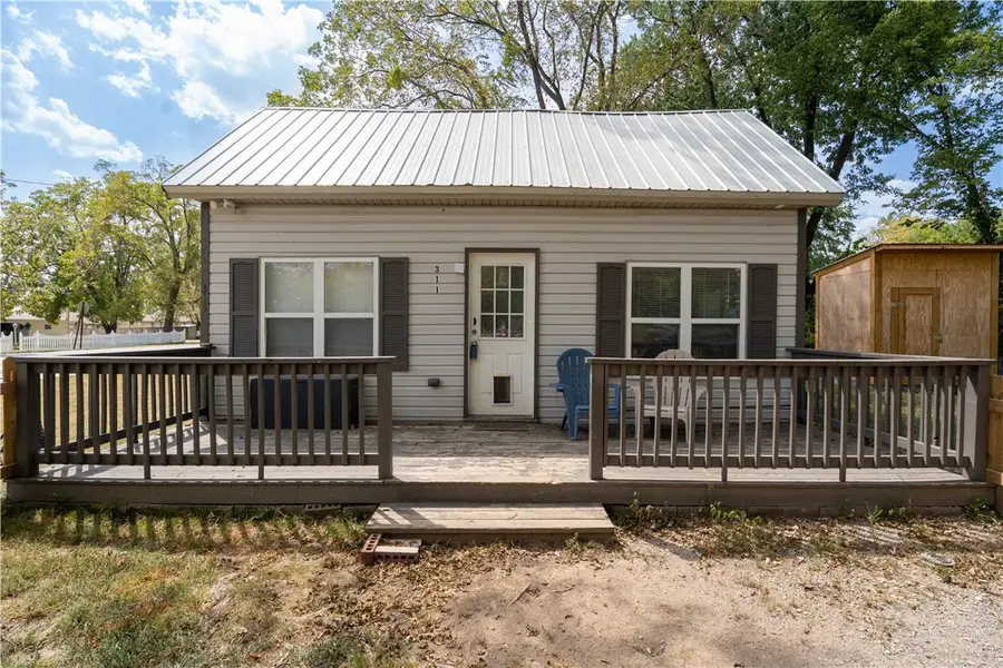 311 SW 3rd Avenue, Gravette, AR 72736 - #2
