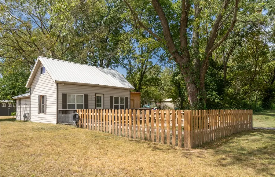 311 SW 3rd Avenue, Gravette, AR 72736 - #3