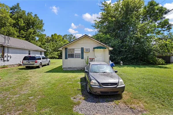220 & 222 E J Street, Russellville, AR 72801