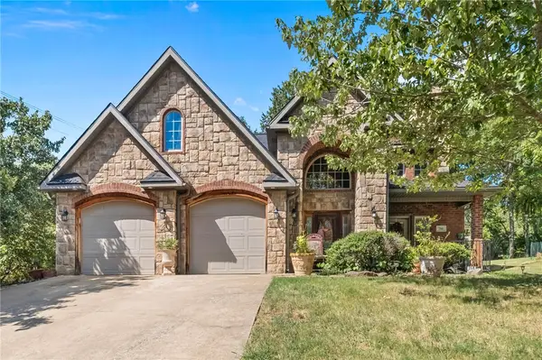780 E Bryan Lane, Fayetteville, AR 72701