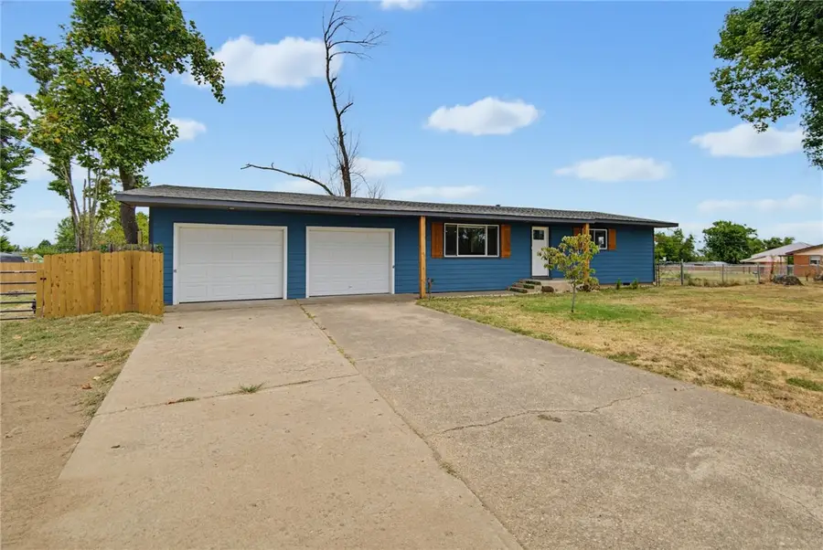 914 S Dixieland Road, Rogers, AR 72758 - #2