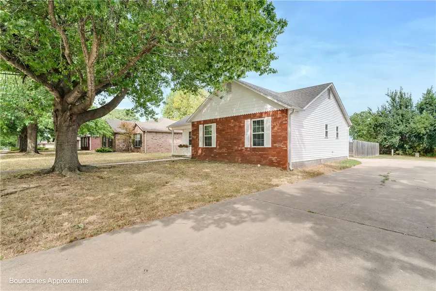 1284 N Tradition Avenue, Fayetteville, AR 72704 - #2