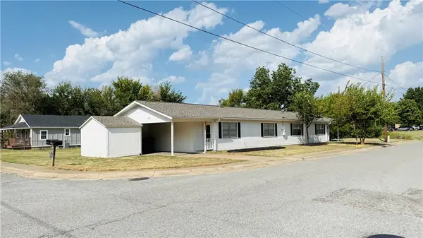 419 S Cleveland Street, Springdale, AR 72764