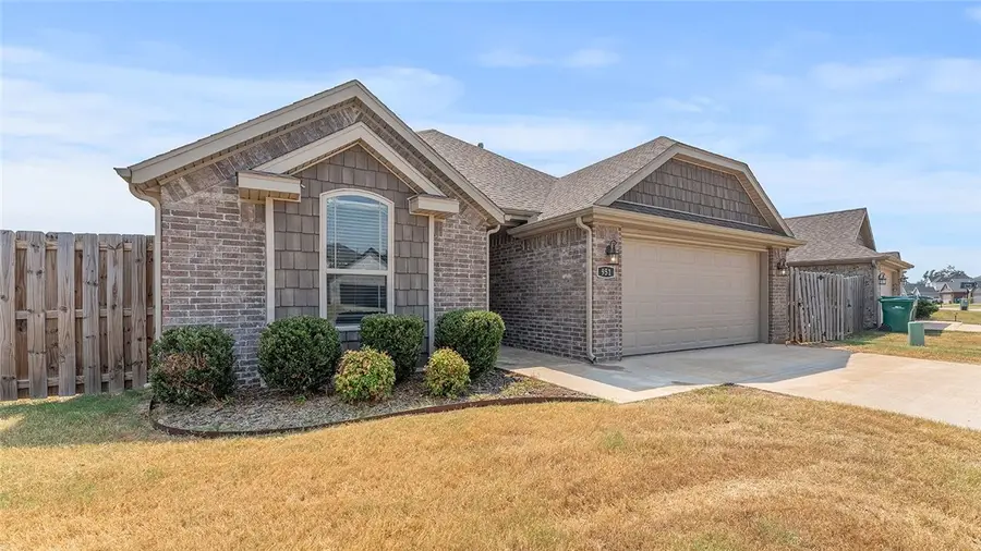 951 Lakeview Drive, Centerton, AR 72719 - #2