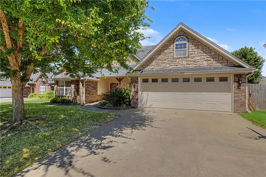 203 W Windsor Drive, Rogers, AR 72756 - #2