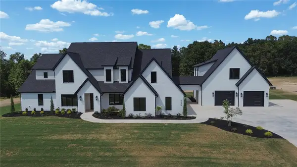 5238 W Weir Road, Fayetteville, AR 72704