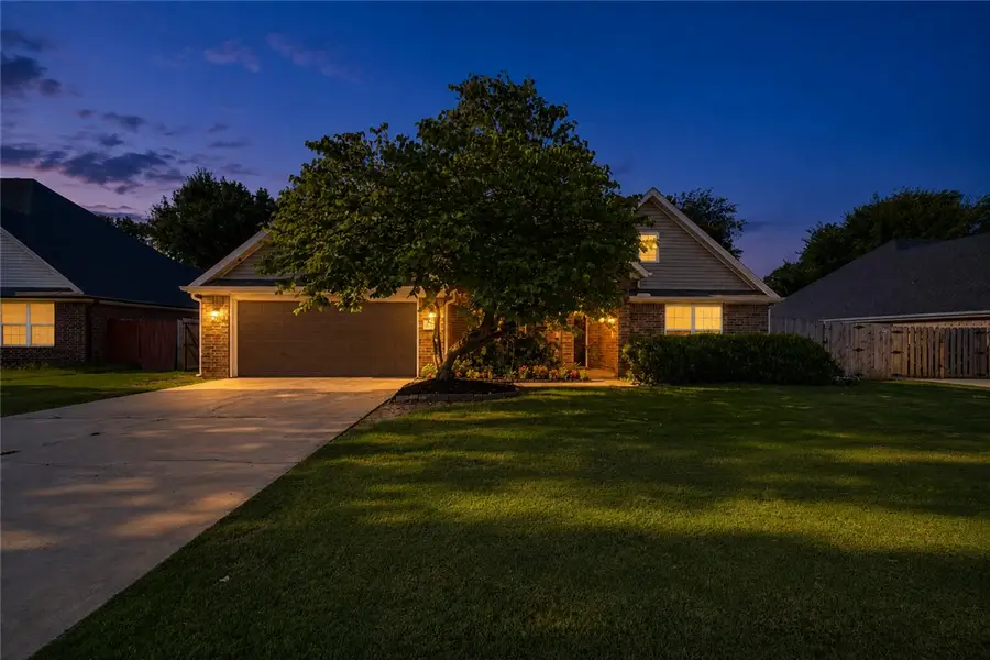 4271 Ravenwood Lane, Springdale, AR 72762 - #2