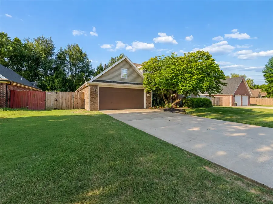 4271 Ravenwood Lane, Springdale, AR 72762 - #3