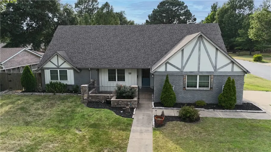 700 Janet Street, Springdale, AR 72762 - #3