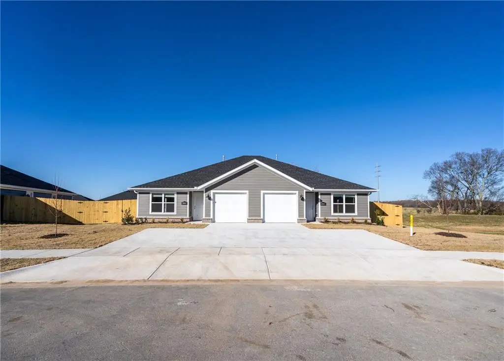 2804 N Teresa Drive, Siloam Springs, AR 72761 - #1