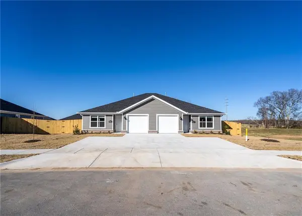 2804 N Teresa Drive, Siloam Springs, AR 72761