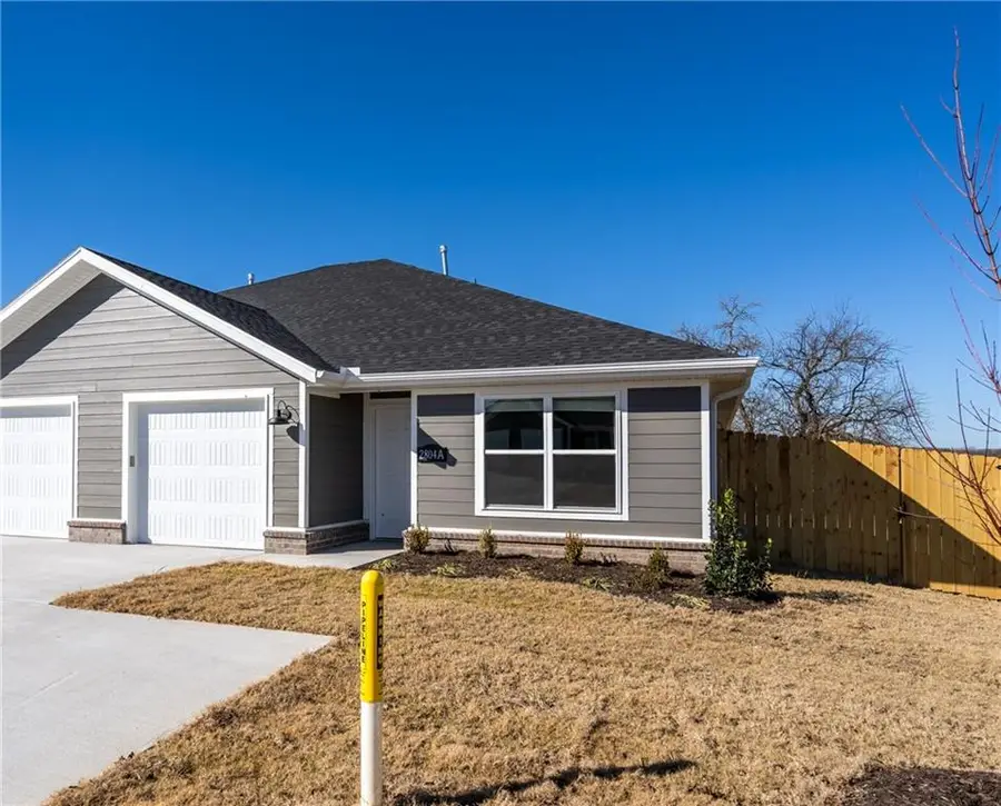 2804 N Teresa Drive, Siloam Springs, AR 72761 - #2
