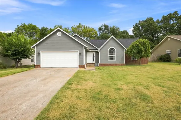 1856 Salem Road, Fayetteville, AR 72704