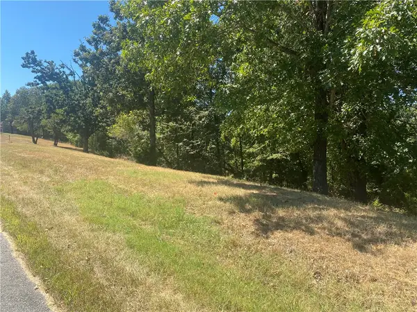 Eastgate Drive, Rogers, AR 72756