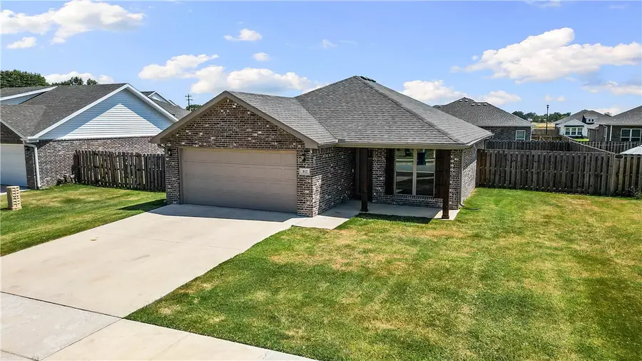 812 Robinson Street, Pea Ridge, AR 72751 - #2
