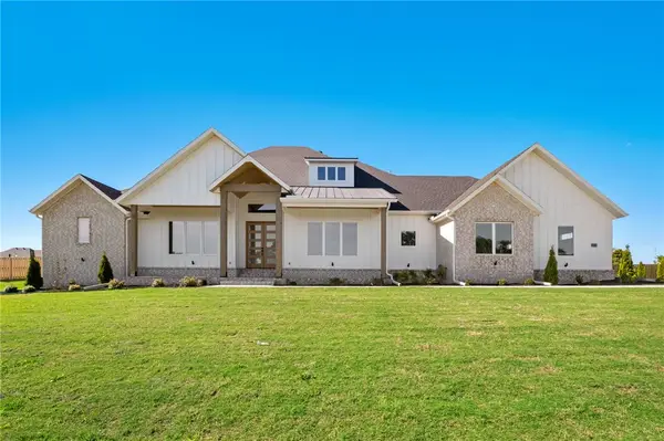 561 Shooting Star Lane, Lowell, AR 72745