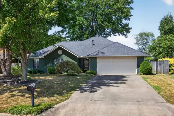 1808 16th Street, Rogers, AR 72758
