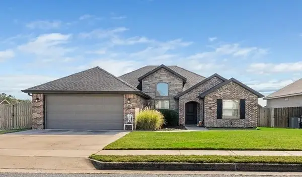 807 Sand Street, Cave Springs, AR 72718