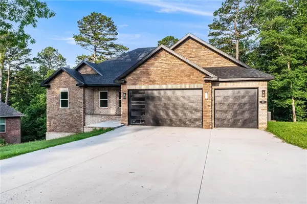33 Sidlaw Hills Drive, Bella Vista, AR 72715