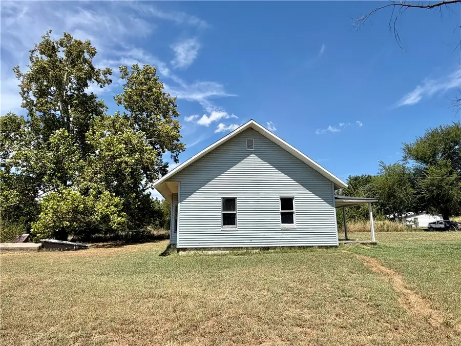 10099 Cherokee Main Street, Gentry, AR 72734 - #3