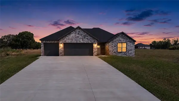 2510 Peterson Road, Gentry, AR 72734