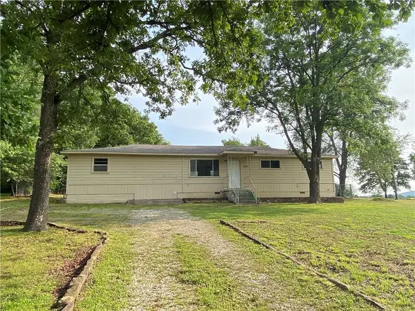 6488 E Hahndo Lane, Fayetteville, AR 72701