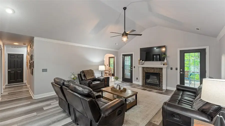 14 Hessle Circle, Bella Vista, AR 72714 - #3