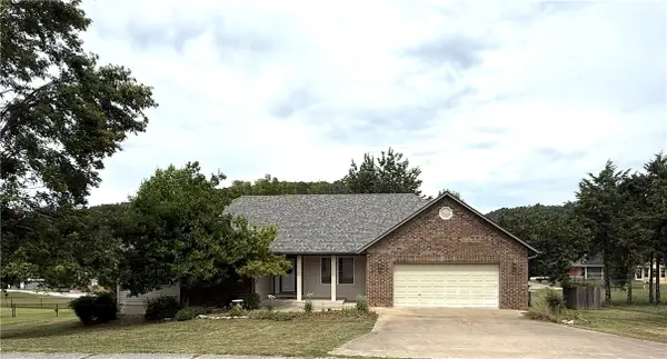 34 S Bandy Drive, Holiday Island, AR 72631