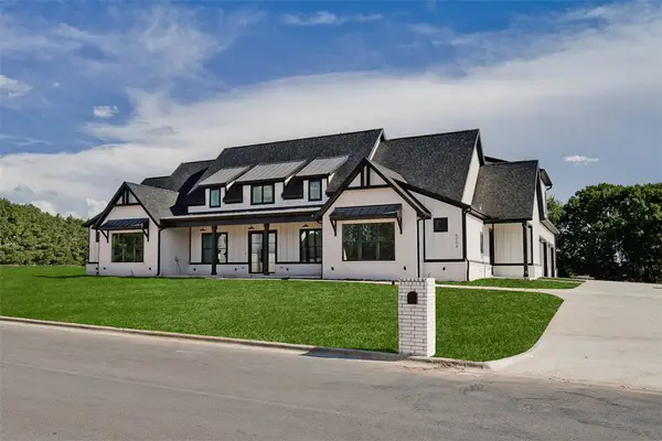 6004 Chief Martinez Lane, Rogers, AR 72756