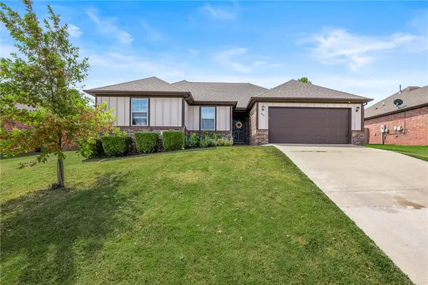 440 Trieste Drive, Centerton, AR 72719