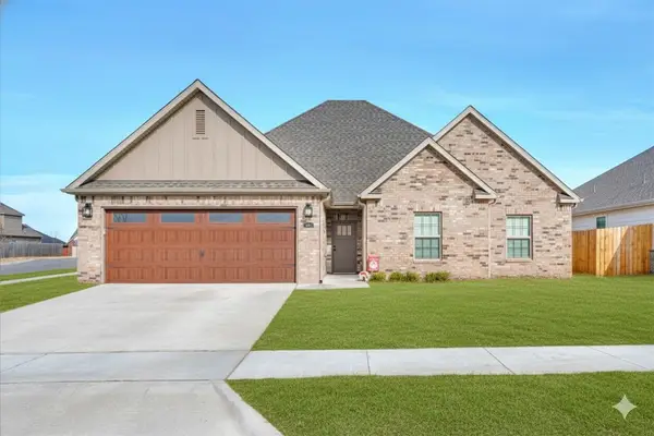 4270 W Buckaroo Street, Fayetteville, AR 72704