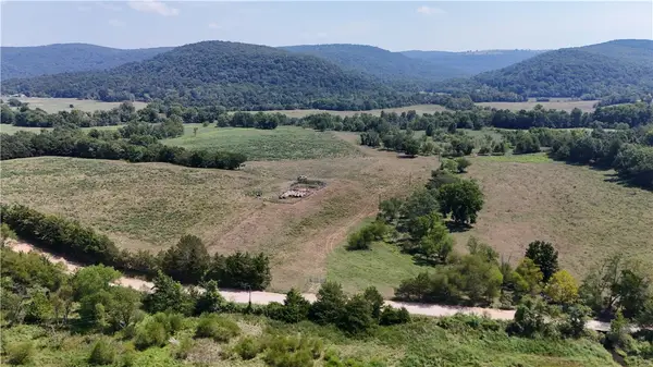 1 Madison 3655, Huntsville, AR 72742
