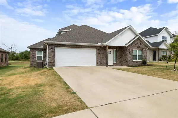 1261 Bootleg Road, Centerton, AR 72713
