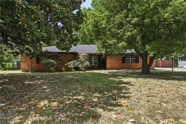 1106 Bronco Lane, Springdale, AR 72762