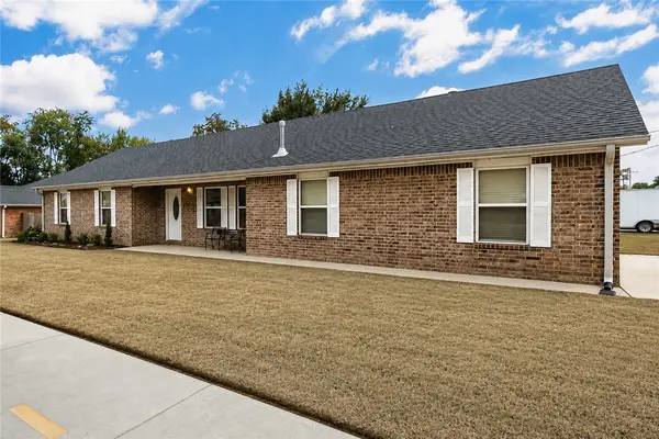 553 SW Dallas Street, Gravette, AR 72736