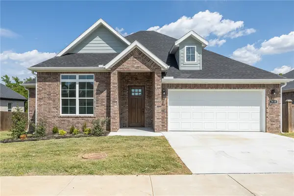 1618 N Pershing Street, Fayetteville, AR 72704