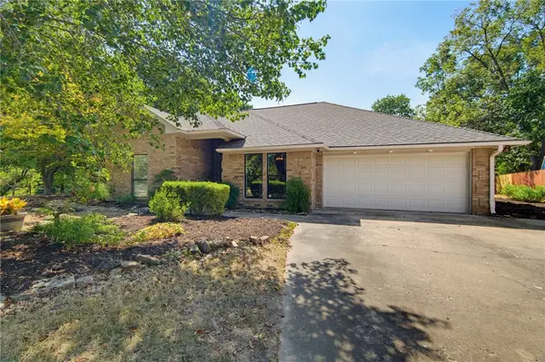 104 S Pleasant Ridge Drive, Rogers, AR 72756