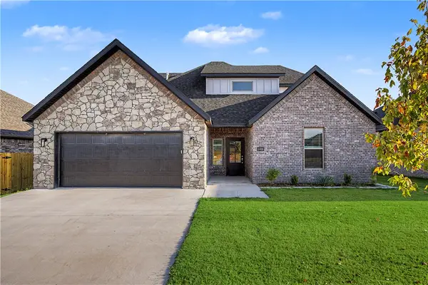 6800 SW High Meadow Boulevard, Bentonville, AR 72713
