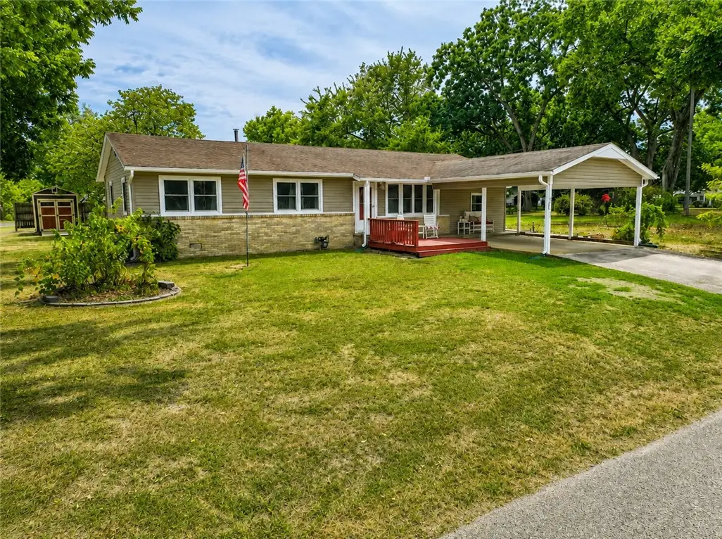 201 W 1st Street, Pineville, MO 64856 - #1