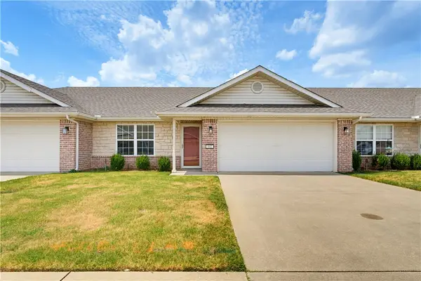 802 N 20th Street, Rogers, AR 72756