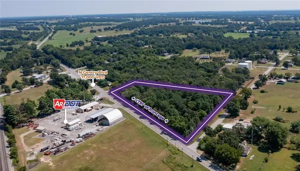N Gentry Boulevard, Gentry, AR 72734