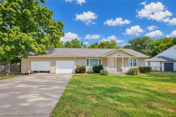 507 E Helena Street, Siloam Springs, AR 72761