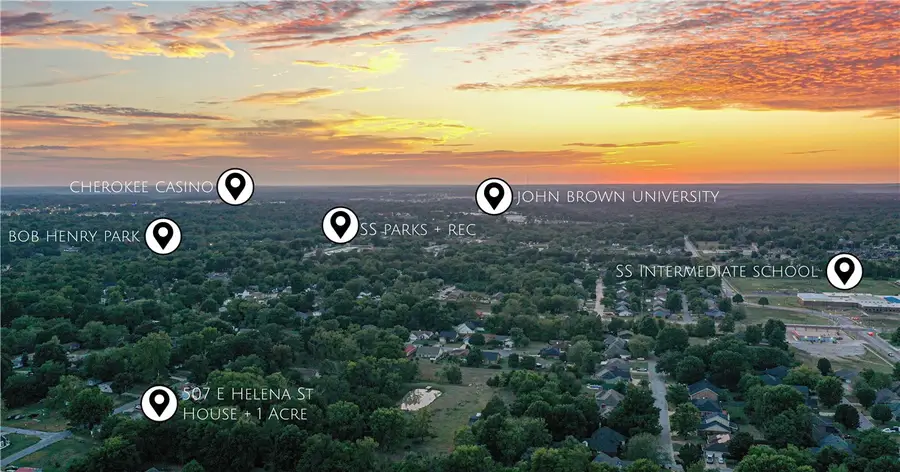 507 E Helena Street, Siloam Springs, AR 72761 - #2