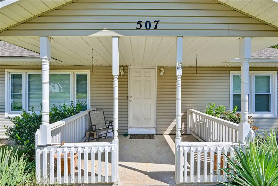 507 E Helena Street, Siloam Springs, AR 72761 - #3
