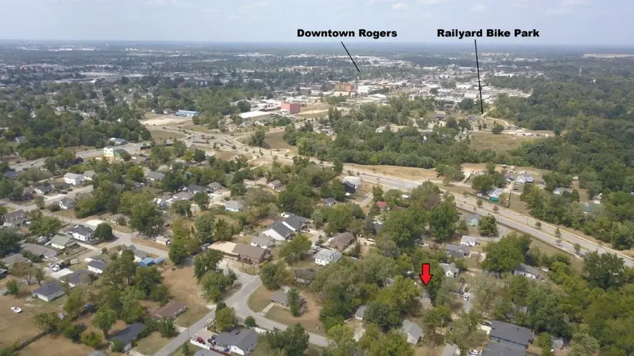 914 S D Street, Rogers, AR 72756 - #2