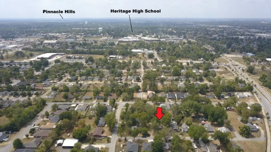 914 S D Street, Rogers, AR 72756 - #3