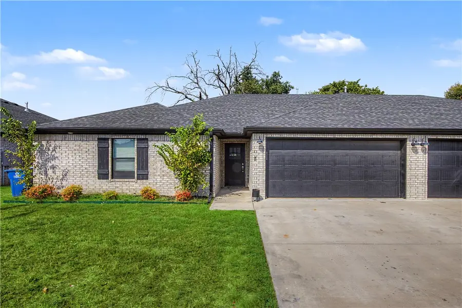 304 Tricha Circle #A & B, Gravette, AR 72736 - #2