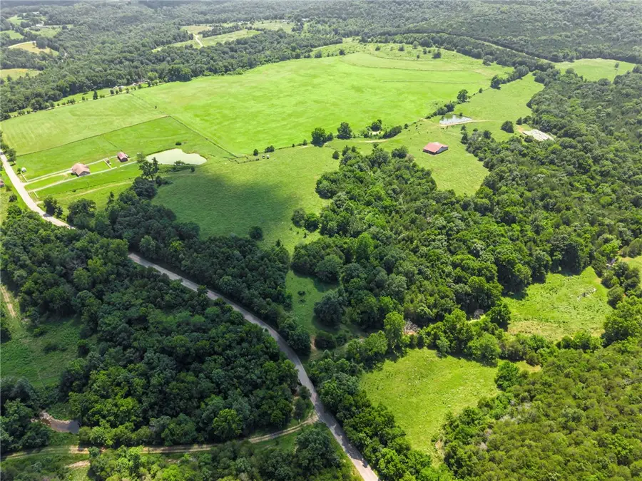 11 +/- AC Tract 2 Cr 211, Eureka Springs, AR 72632 - #3